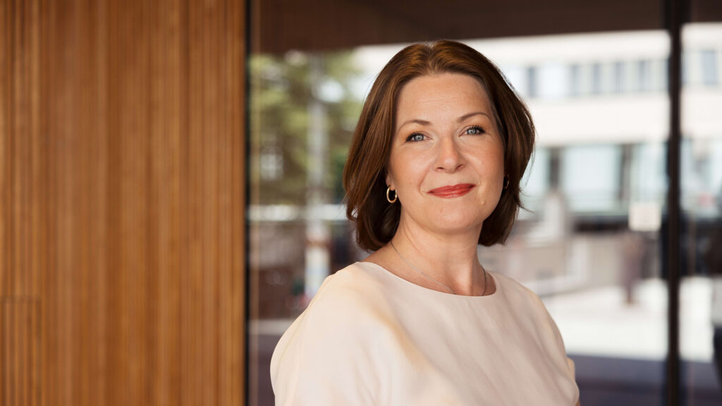 Lähikuva Laura Sokasta.